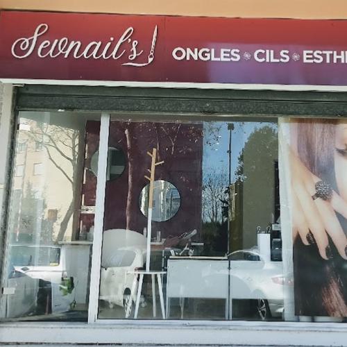 31- SALON SEVNAIL'S